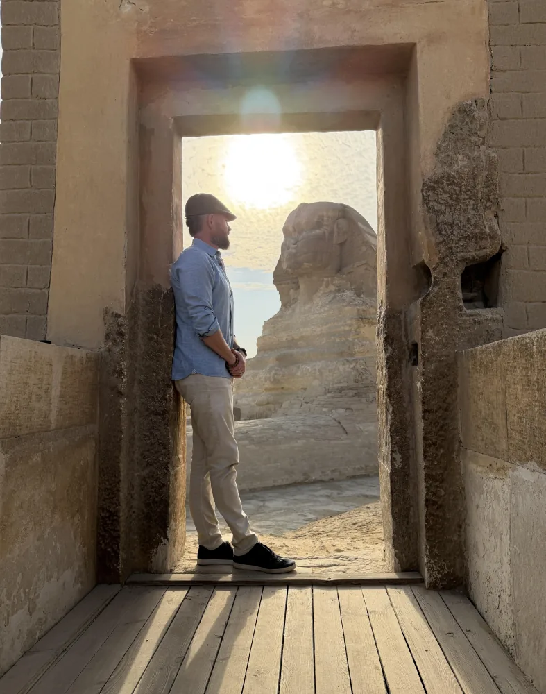 Participant in the Sphinx doorway
